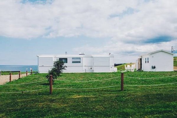 Puis-je vivre dans un mobil-home sur mon terrain ?